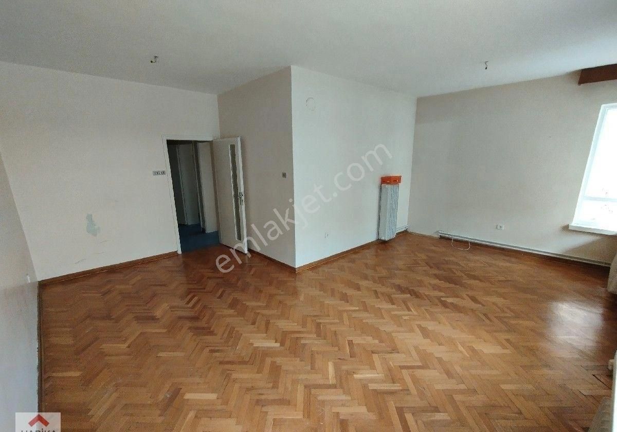 Çankaya 100. Yıl Kiralık Daire Gaziosmanpaşa'da Gökçek Sokak'ta 3+1 Giriş Katta Yapılı Kiralık Daire !!!