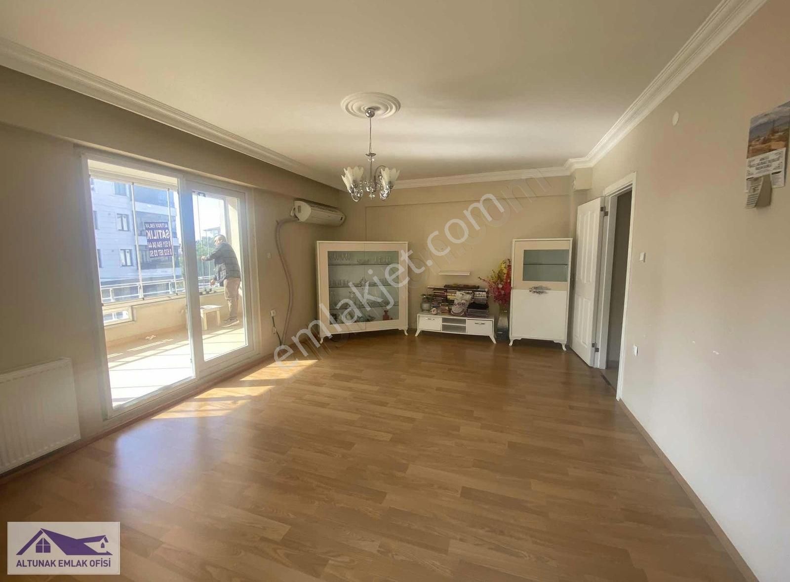 İskele Merkezde Masrafsız Geniş 2+1 - Görsel 17