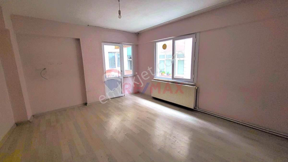 Zeytinburnu Sümer Kiralık Daire Zeytinburnu Sümer Kiralık Geniş 2+1 Daire İçi Yapılı