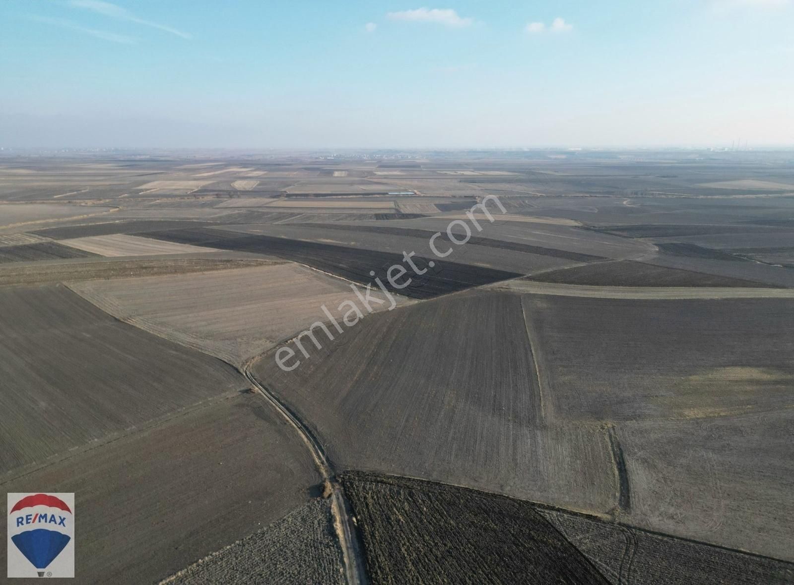 Lüleburgaz Büyükkarıştıran Bld. (Küçükkarıştıran) Satılık Tarla Küçükkarıştıran'da Satılık 18.524 M2 Fırsat Tarla !