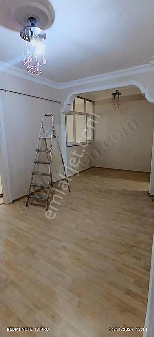 Esenler Turgut Reis Kiralık Daire Özgür İnşaat Turgutreis Reis Mahallesi 1.kat Balkonlu Daire