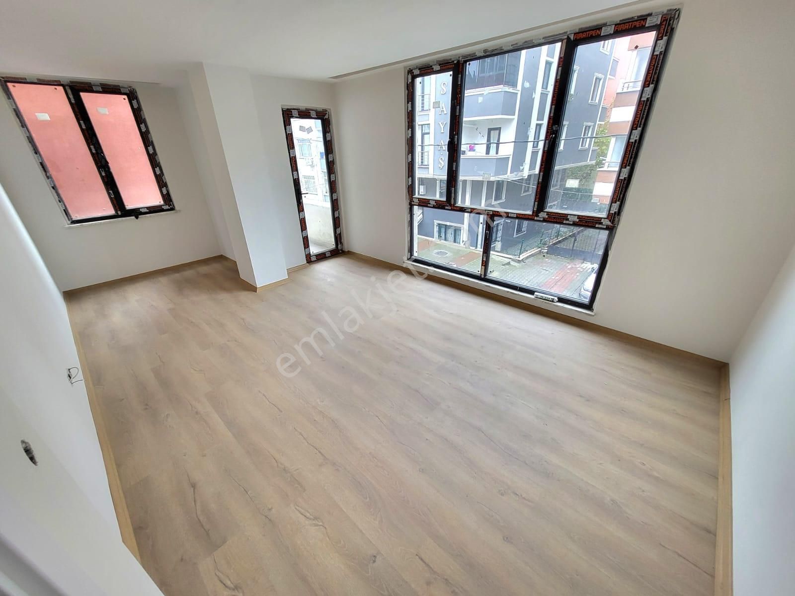 Eyüpsultan Akşemsettin Satılık Daire =adres=akşemsettin Metrosuna 250 Mt 1.kat 85m² Satılık Sıfır 2+1