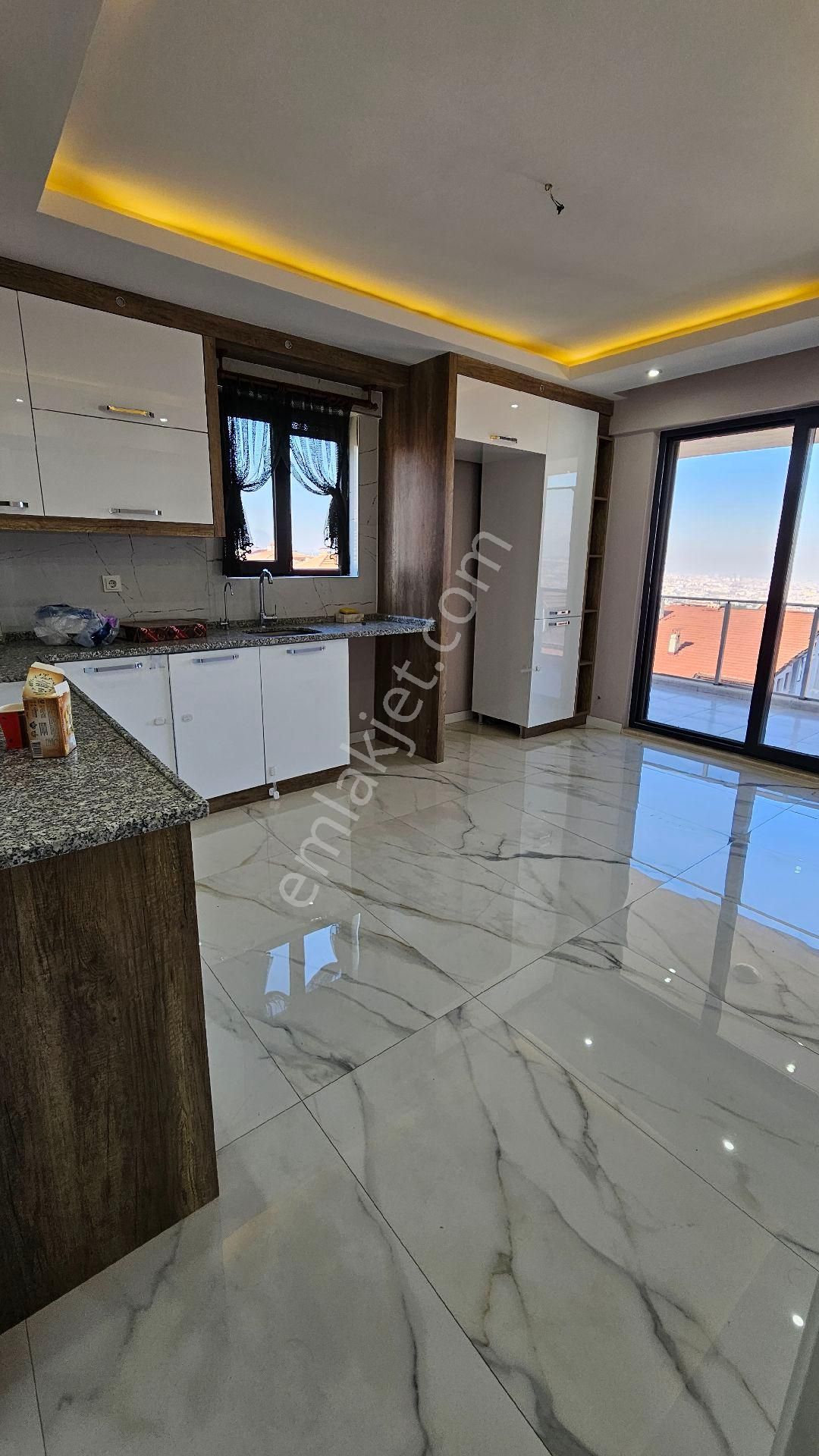 Pamukkale Kervansaray Satılık Daire Yetki'den Kervansaray Mah. 3+1 150 M² Manzaralı Satılık Arakat Daire