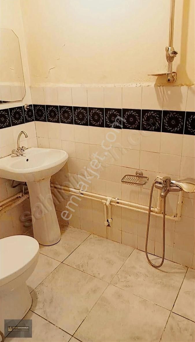 Bayrampaşa Altıntepsi Kiralık Daire Altıntepsı Ara Kat 2+1 Ferah 85 Mt Kombili Daire