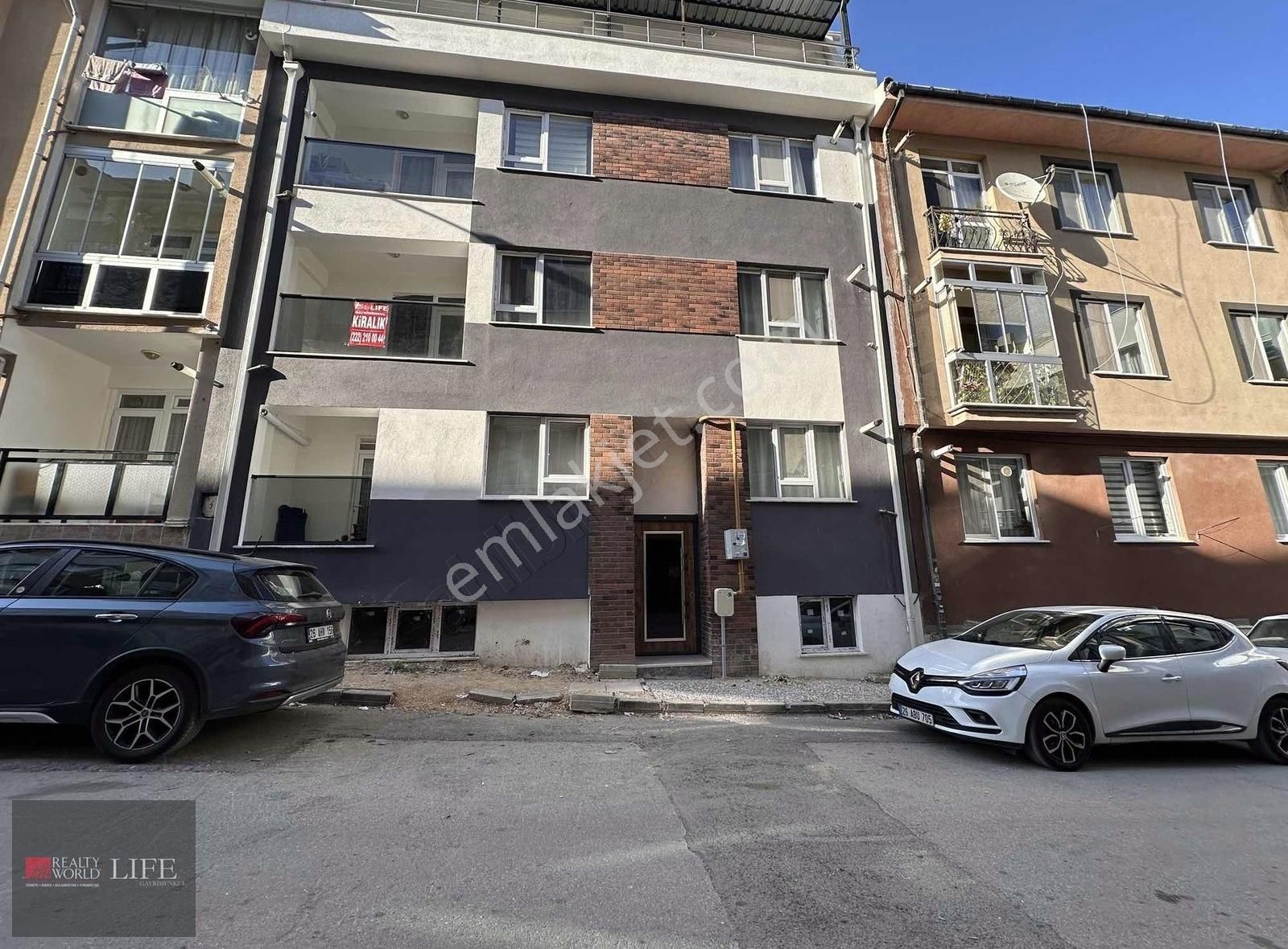 Odunpazarı Büyükdere Satılık Daire Rwlıfe// Büyükdere Mah. Yamaçlar Sk. Balkonlu Satılık 1+1 Daire