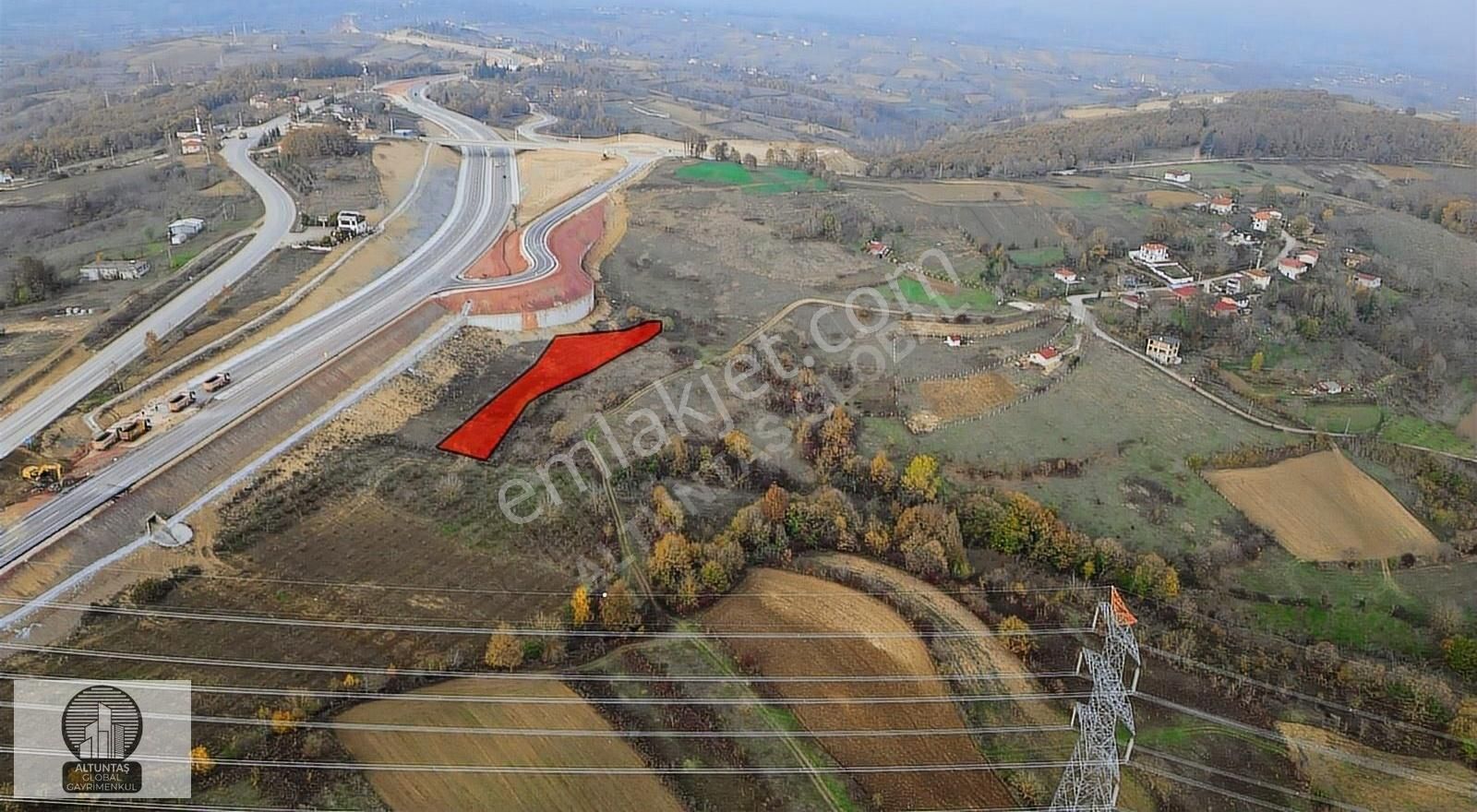 Kandıra Topluca Satılık Tarla Yeni Kandıra Yolu Üzeri Giosb 3 Km Mesafe'de 3517 M2 Satılık