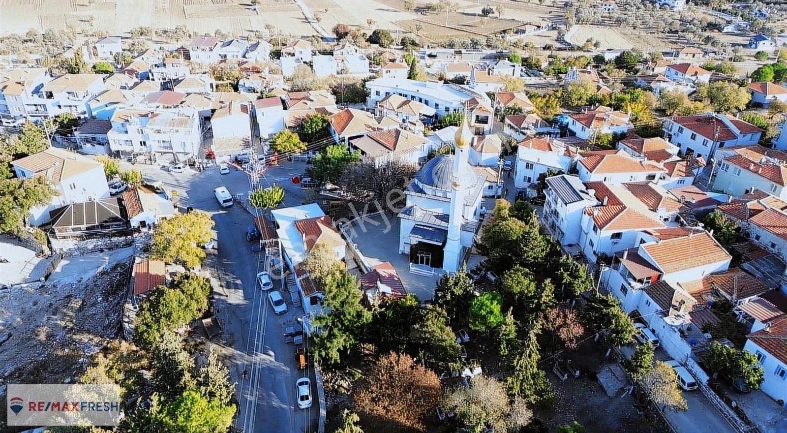 Urla Kadıovacık Satılık Tarla Urla Kadıovacık'ta Satılık, Eşsiz Doğa İçinde Zeytinli Tarla