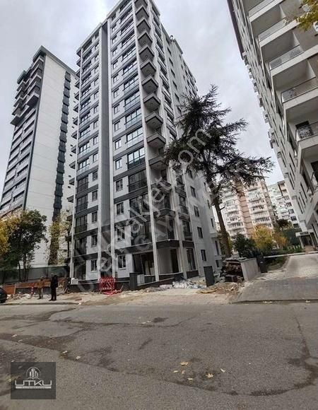 Kadıköy Suadiye Satılık Daire Utku'dan Suadiye'de Sıfır Binada Balkonlu Ebeveynli 150m2 3+1 !!