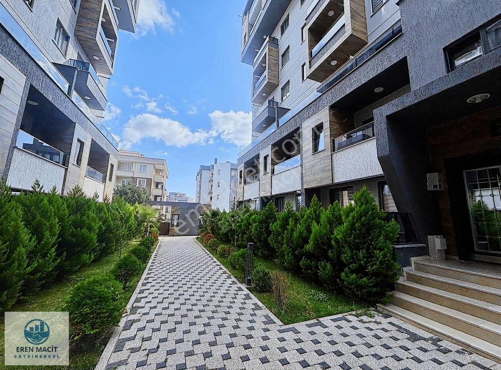 Eren Macit'den Baylan Park Sitesinde 1+1 Dubleks Kiralık Daire