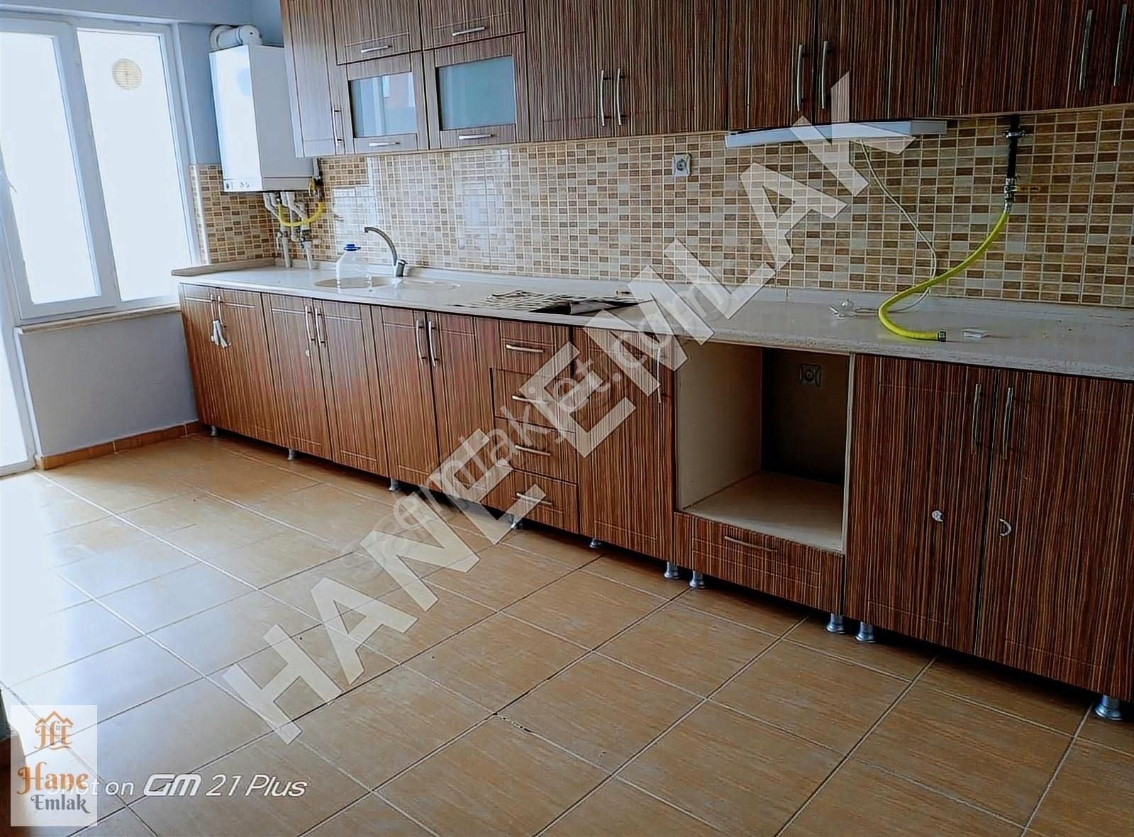 Yozgat Merkez Çapanoğlu Kiralık Daire Hane Emlak'tan 3+1 Kiralık Daire