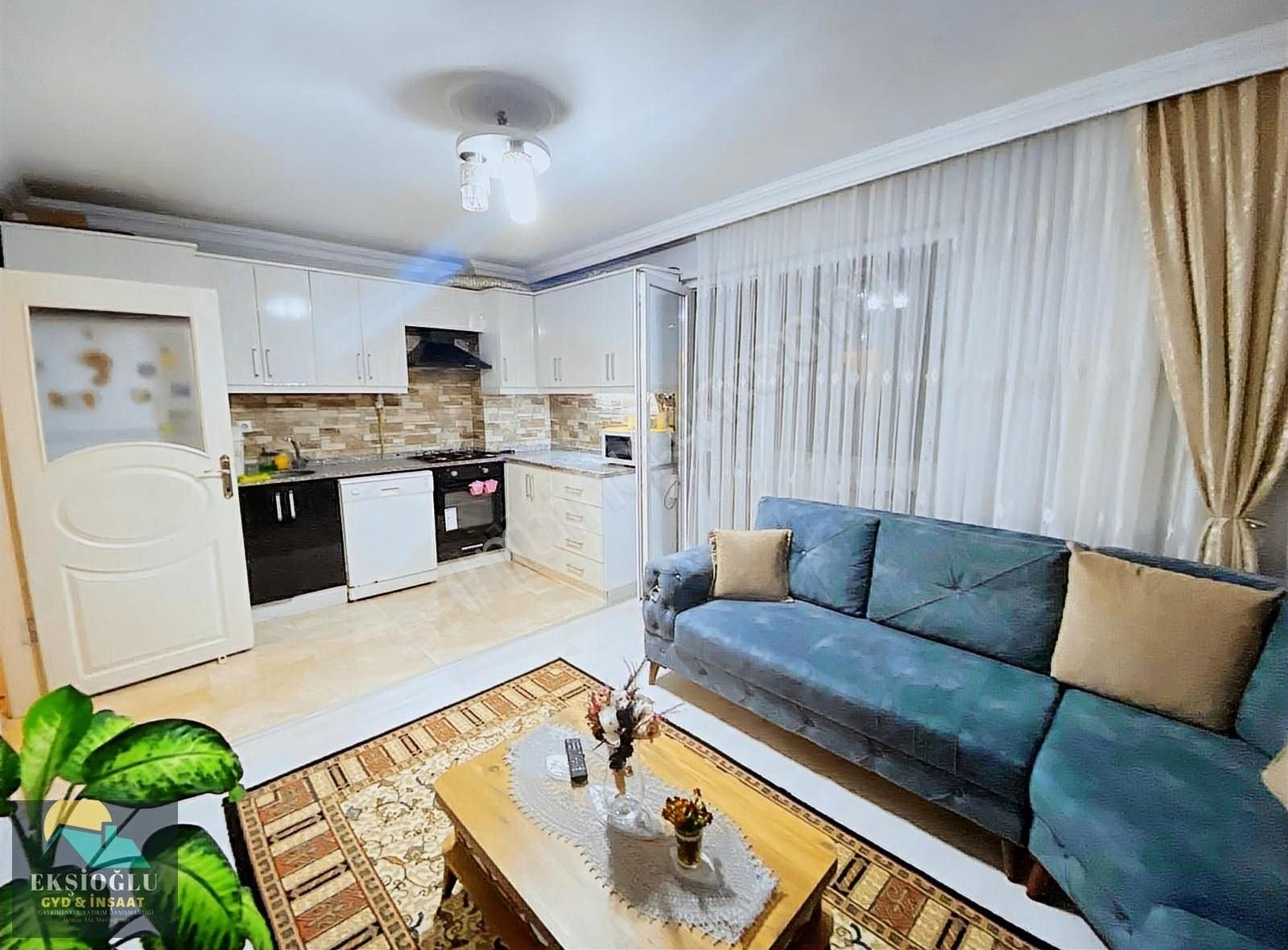 Gebze Mevlana Satılık Daire Cadde Üzerinde Ara Kat Ferah Kullanıma Sahip 2+1 80 M²