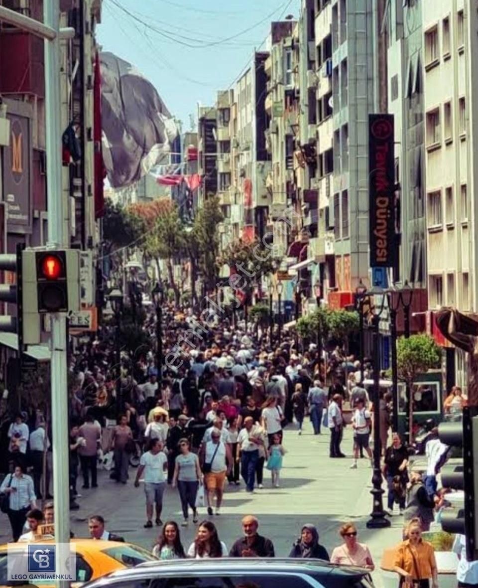 Karşıyaka Tuna Devren Genel Karşıyaka Çarşı Yaya Trafiği Yoğun Cadde Uzeri Devirli Fırın