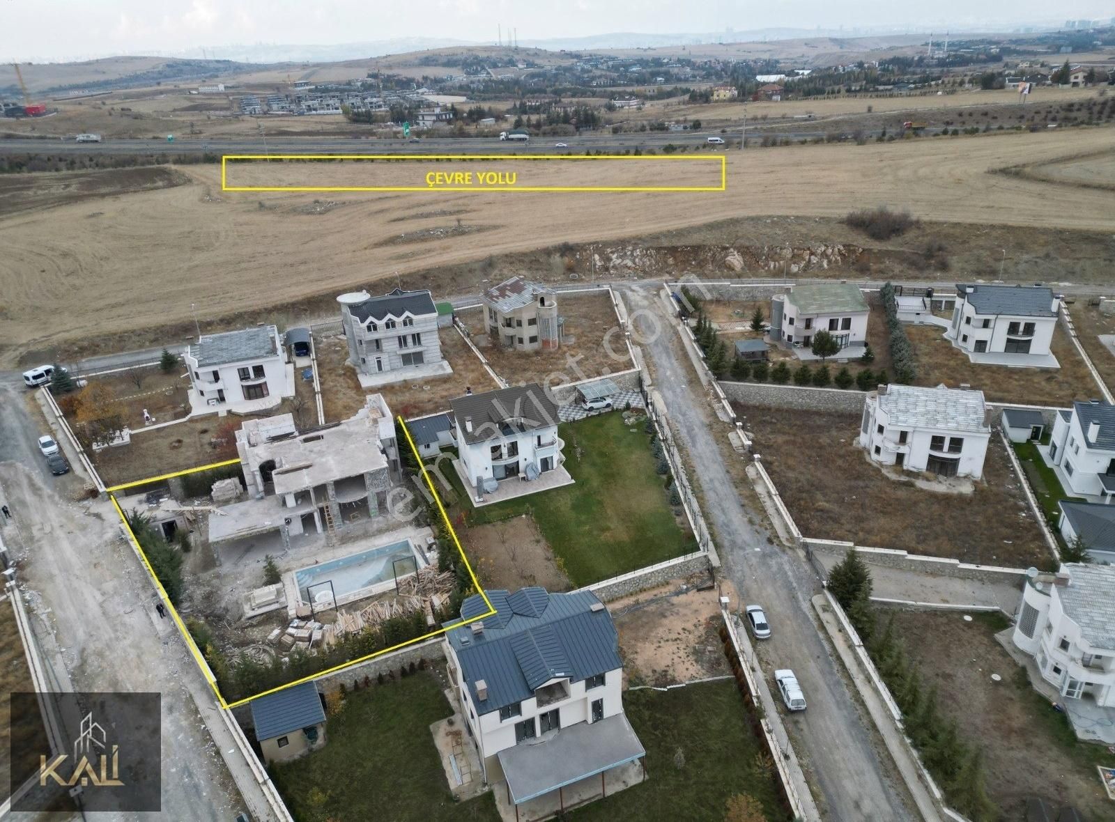 Gölbaşı Hacılar Satılık Villa Arsa Fiyatına Isıtmalı Havuzlu Geniş Bahçe Natamam Villa Kali Aş