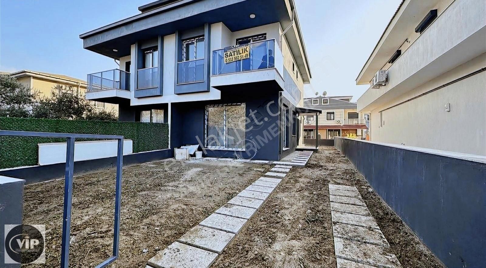 Menemen Villakent Satılık Villa Vip Gayrimenkulden 150m2 Bahçe Alanlı Müstakil Girişli Villa