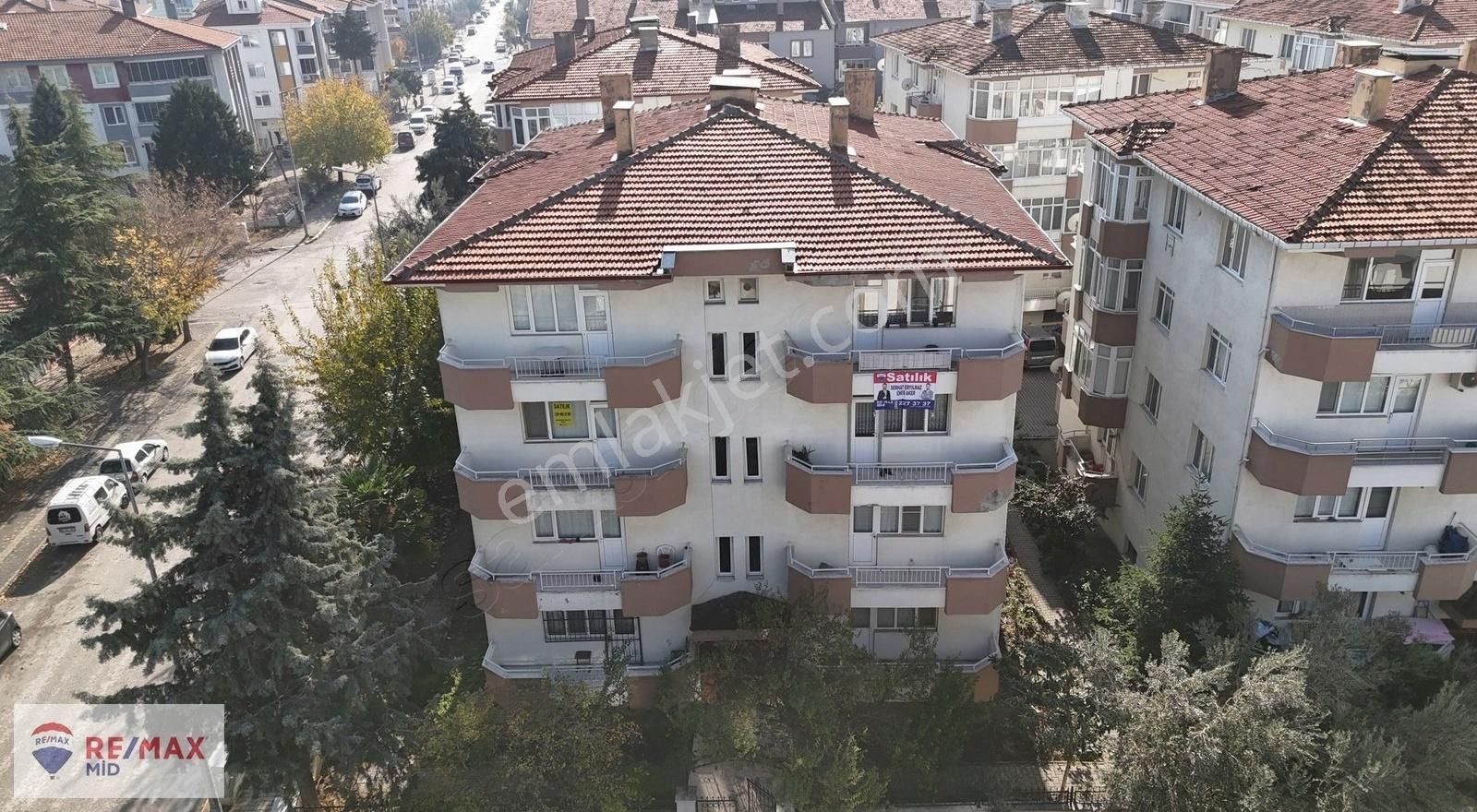 Altıeylül Plevne Satılık Daire Re/max Mid'den İsmail Akçay Parkı Karşısında Satılık 3+1 Daire