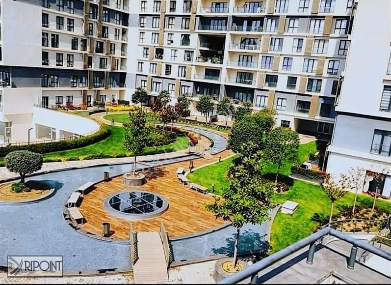 Esenyurt Zafer Satılık Daire Terrace Mix Metrobüse Yakın Havuzlu Güvenlikli Sitede 2+1 Boş