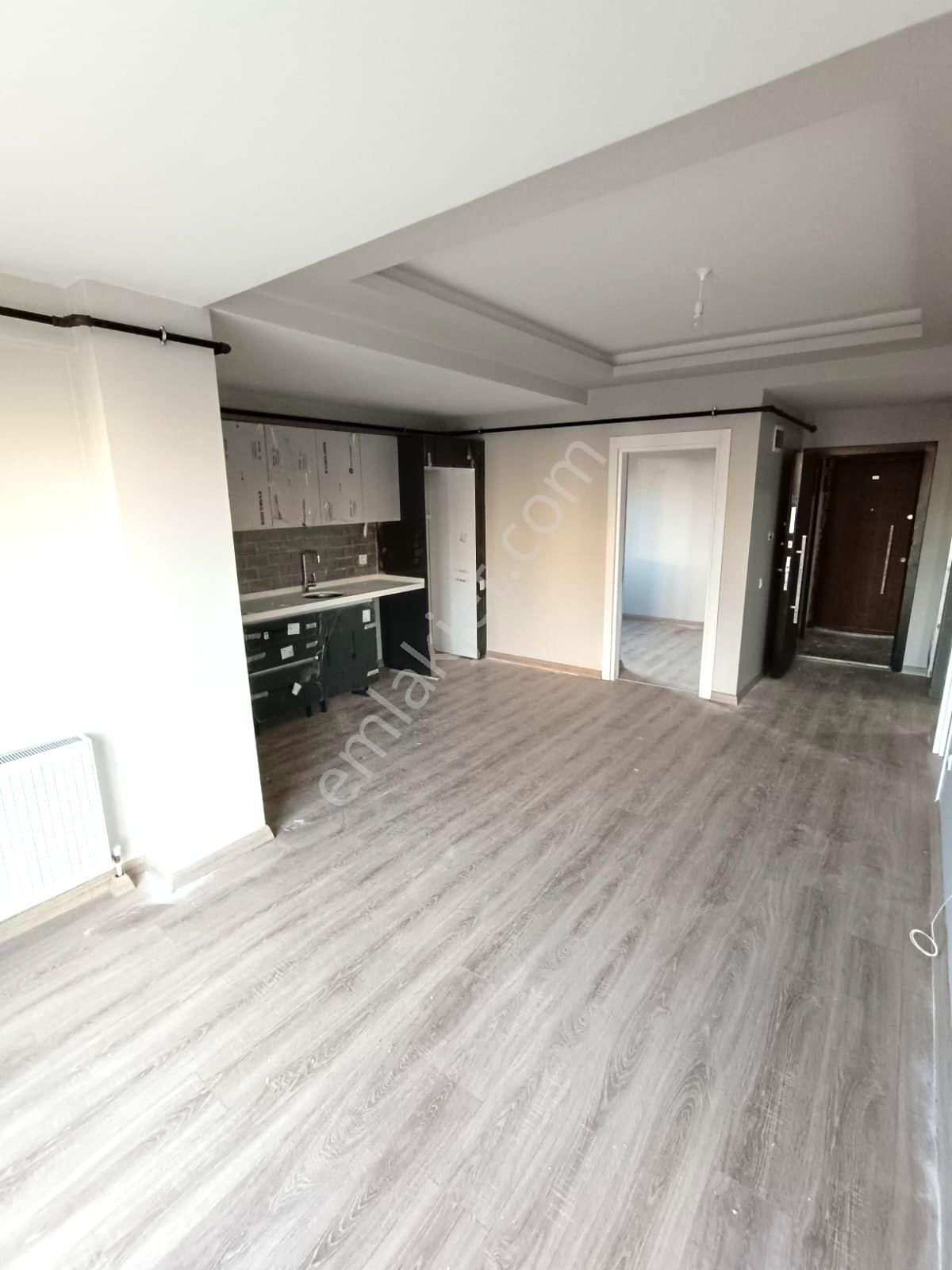 Çorlu Zafer Satılık Daire 2.750.000 Tl İskanlı Site İçi Havuzlu 2+1 85m2 2 Kat Zafer Mh