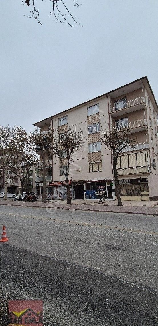 Selçuklu Işıklar Kiralık Daire Işıklar Mhlesi Yigenoglu Caddesinde 3+1 Arakat Daire