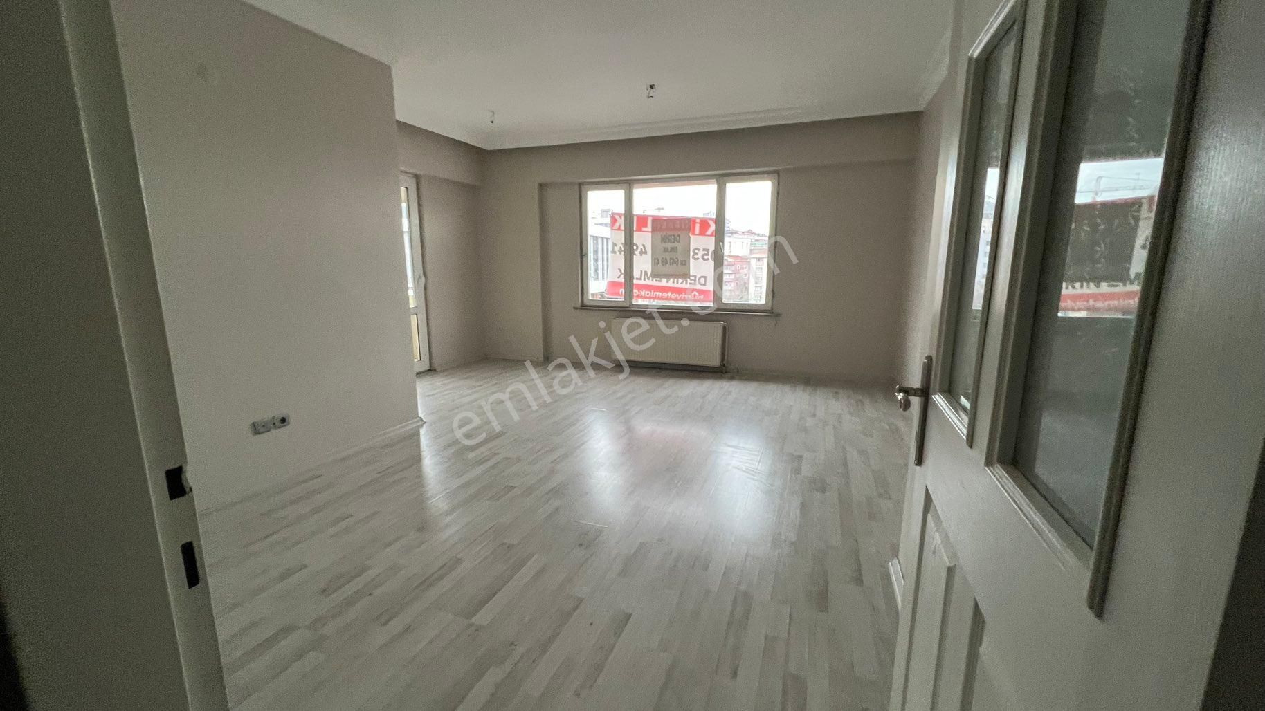 Kağıthane Merkez Kiralık Daire Merkezde Şelale Evlerinde Manzaralı Havuzlu 24 Saat Güvenlikli Lüks Daire