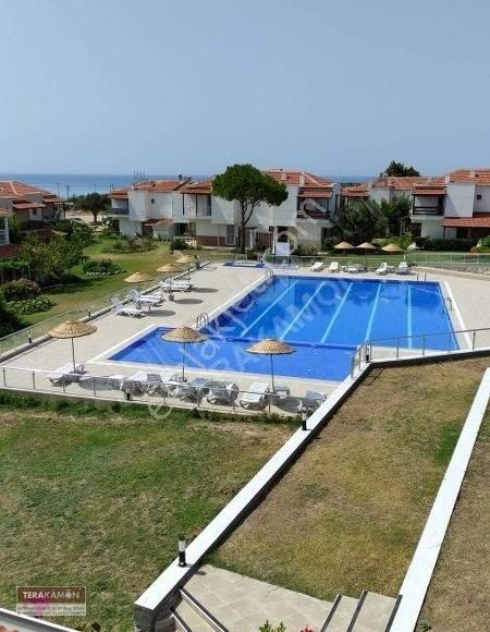 Çeşme Şehit Mehmet Satılık Villa İzmir Çeşme Çiftlik Deniz Manzaralı Ortak Havuzlu Sitede Dubleks