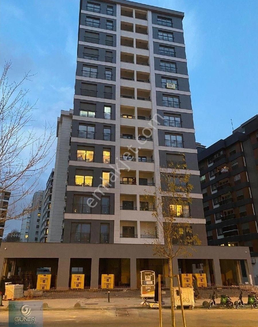 Kadıköy Sahrayı Cedit Kiralık Apartman Dairesi Metroya Yakın Şemsettin Günaltay Caddesi Üzerinde 2+1 İşyerine Kiralık