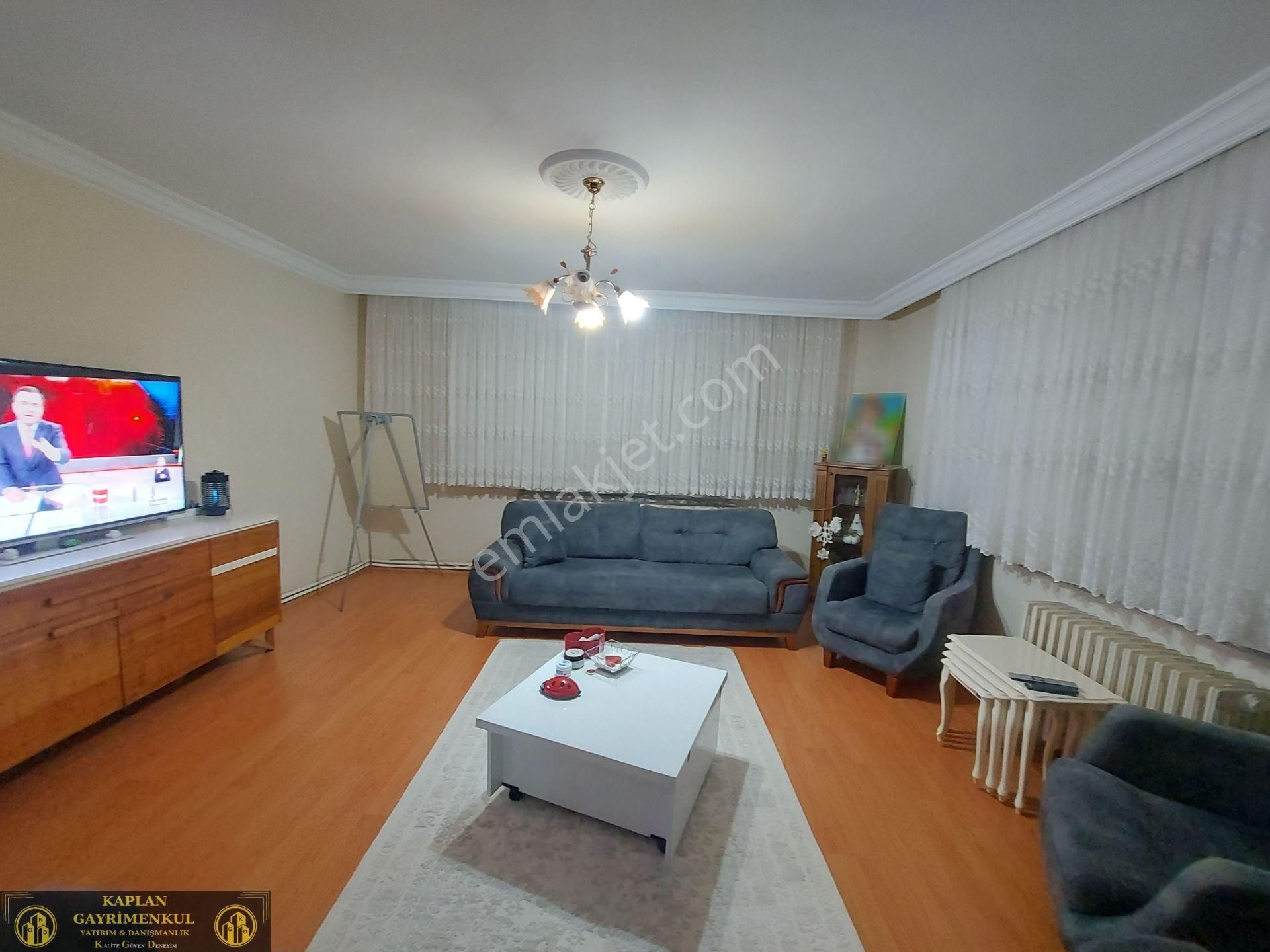 Odunpazarı Emek Satılık Daire Kaplan Gayrimenkul’den Emek Mah. Ertaş Cad. Altı Sağlık Ocağı Yakını 4+1 160 M² Satılık Arakat Daire