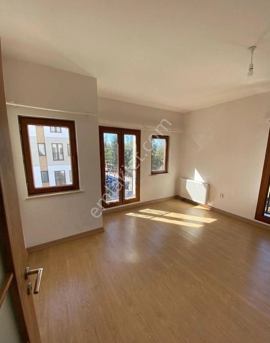 Burdur Merkez Aydınlıkevler Kiralık Daire Beray Emlaktan Yeni Tokilerde Kiralık Daire