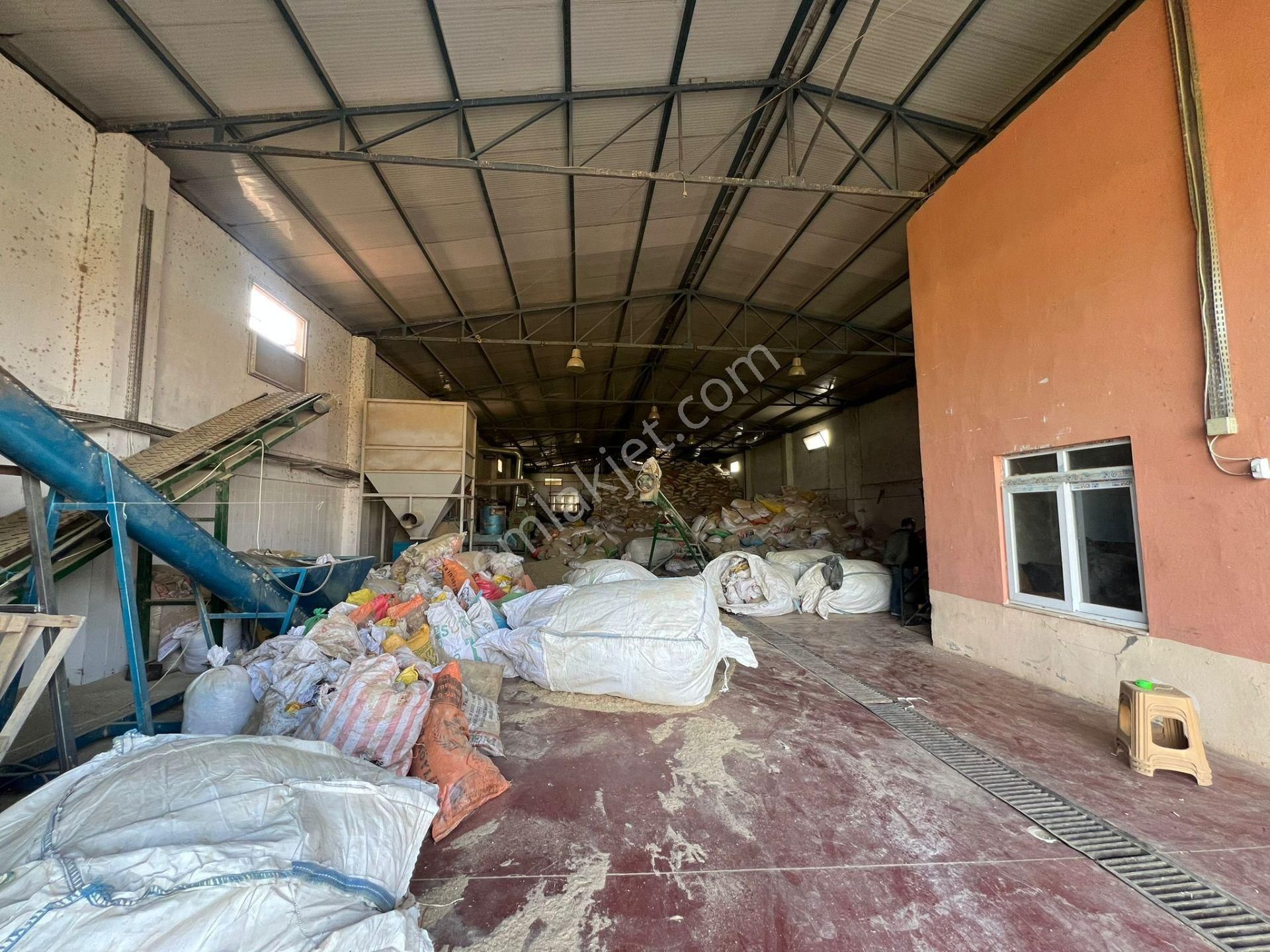 Zorlu Gayrimenkul'den Kürkçüler'de Kiralık 1100m2 Aylık İşyeri Depo - Görsel 20