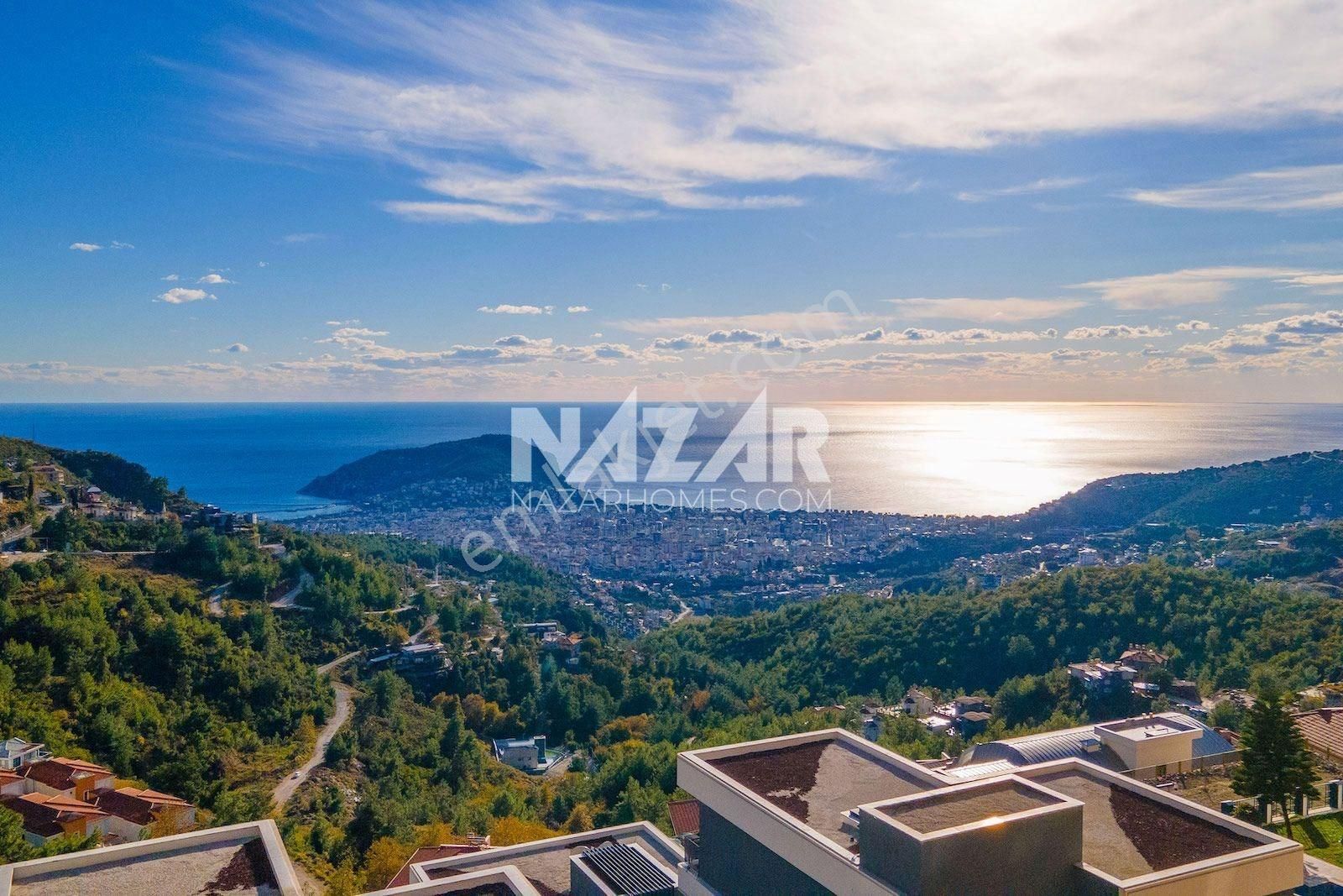 Alanya Tepe Satılık Villa Alanya Tepe’de Satılık Deniz Manzaralı 3+1 Bahçe Dubleks Daire - Feniks Hill Suite