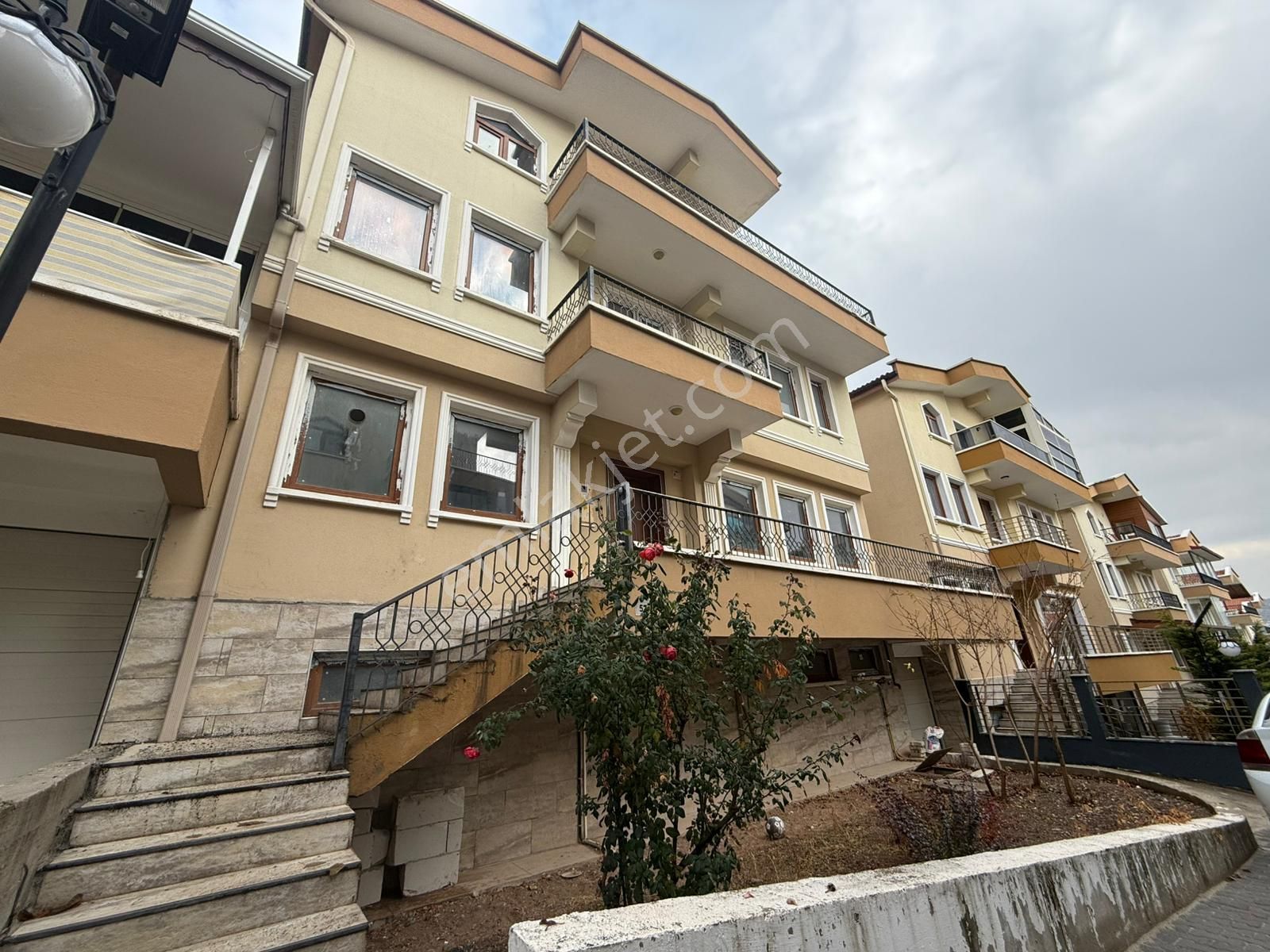 Etimesgut Yeni Bağlıca Satılık Villa Bağlıca Doğanket Site İçerisin De 7/24 Natamam Villa