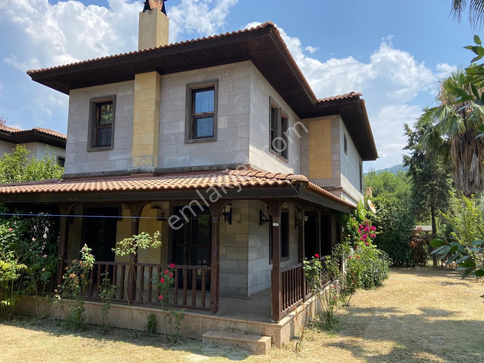 Marmaris Çamlı Satılık Villa Eval Emlak'tan Marmaris Çamlı’da 400m2 Arsa İçerisinde Satılık 4+1 Net 200m2 Dubleks Villa