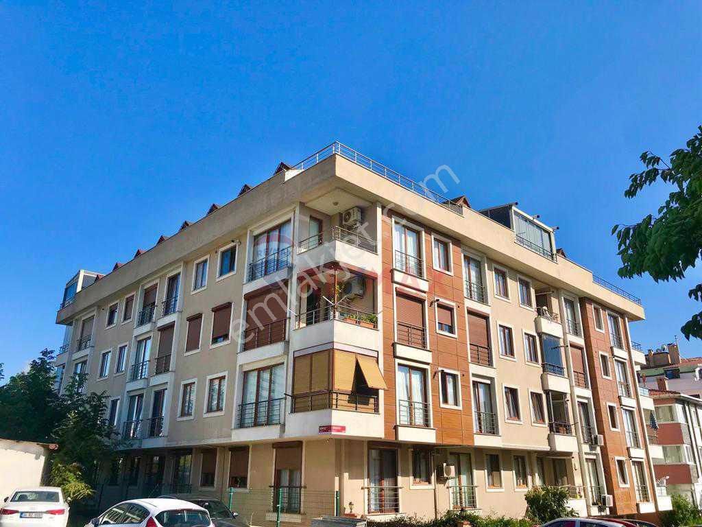 Maltepe Küçükyalı Satılık Daire Küçükyalı Merkezi Konumda 3+1 Daire