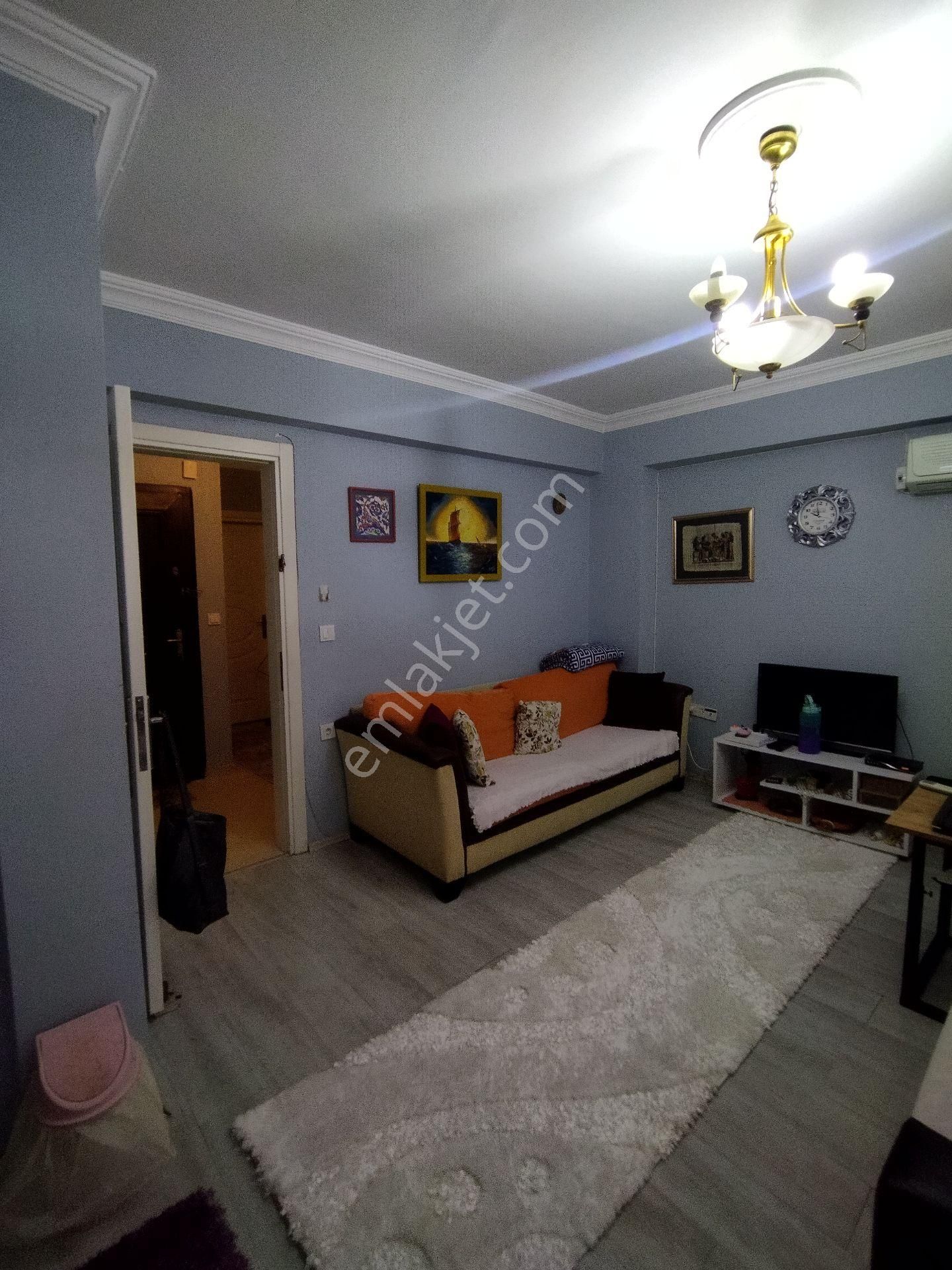 Dikili İsmetpaşa Satılık Daire Dikili Merkezde Full Eşyalı 1+1 Ara Kat Daire