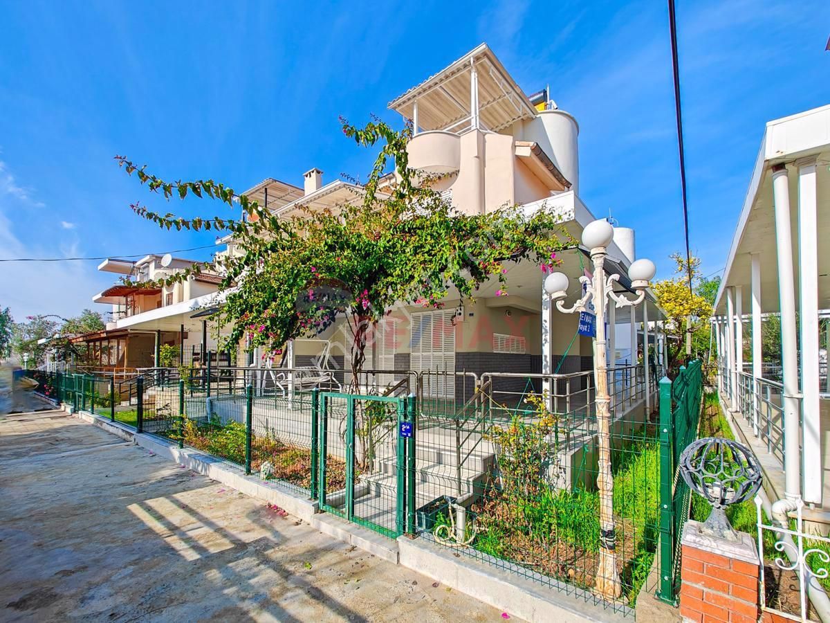 Kuşadası Kadıkalesi Satılık Villa Remax'tan Kuşadası Kadıkalesinde Satılık Triplex