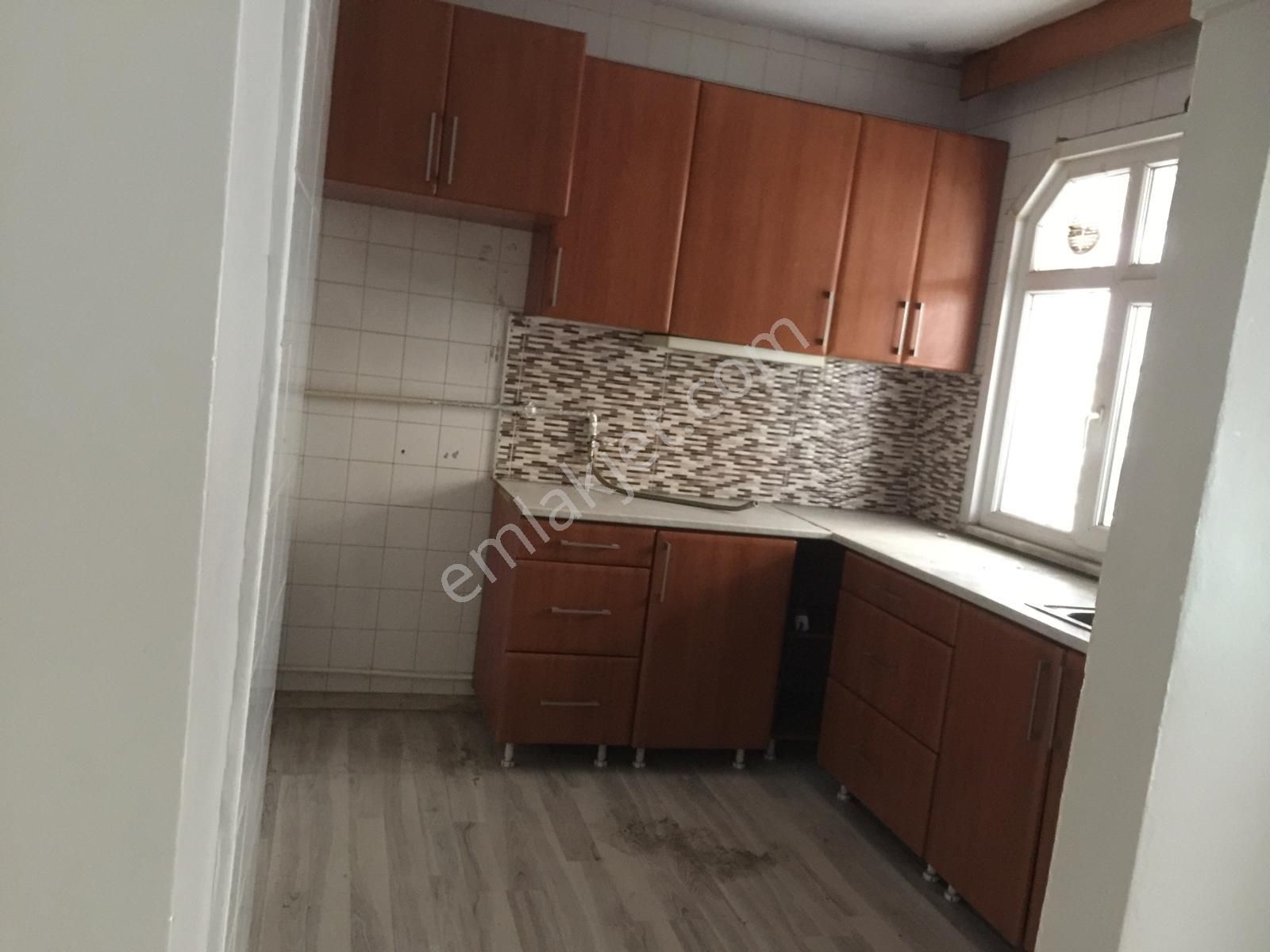 Bahçelievler Siyavuşpaşa Kiralık Daire Bahçelievler Siyavuşpaşa Mah . 3+1 130 M2. Kiralık Daire