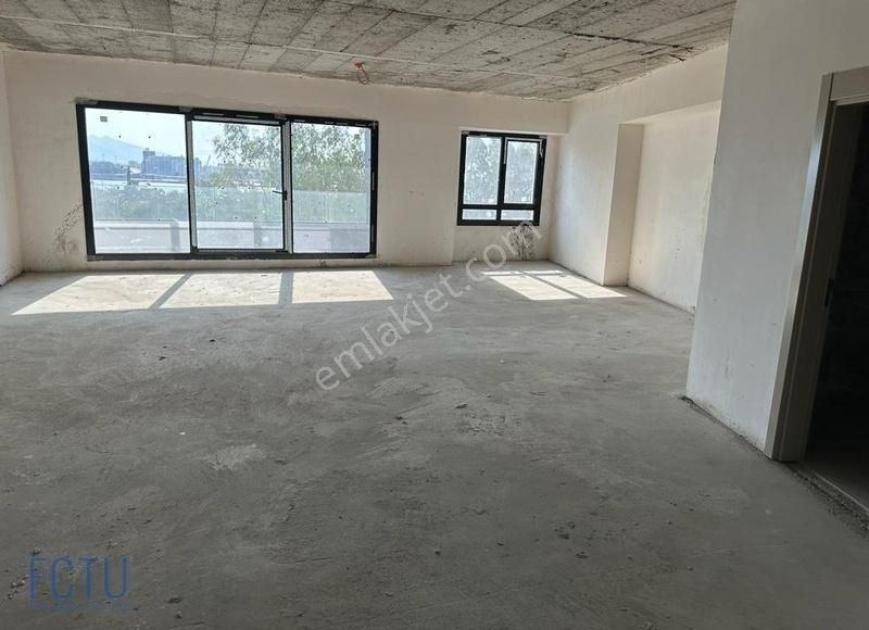 Bayraklı Adalet Kiralık Ofis İzka Line 138 M² Deniz Manzaralı Kiralık Ofis