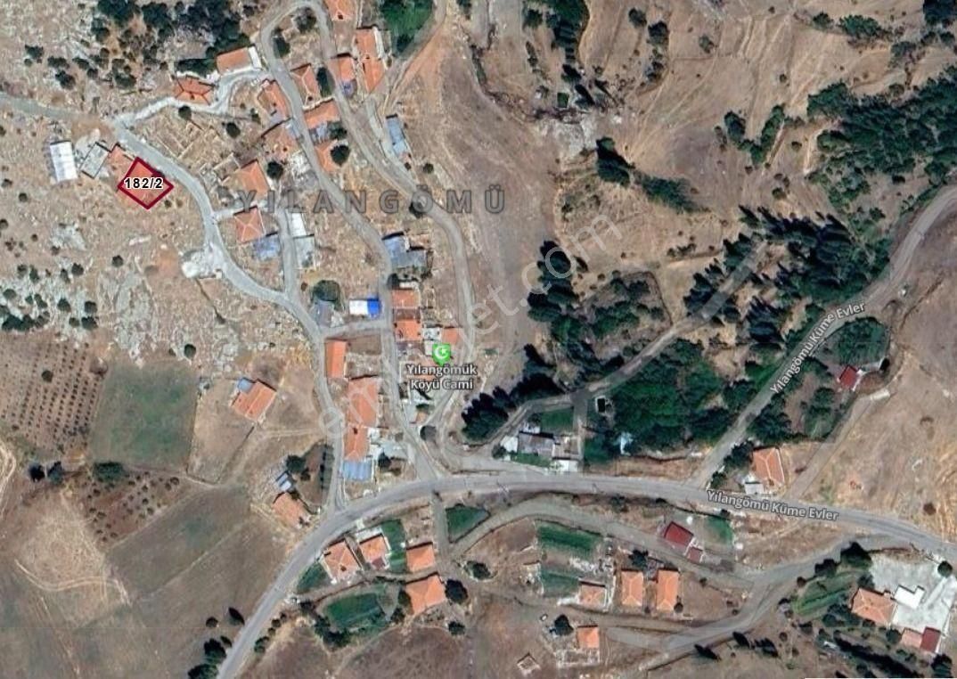 Karaman Merkez Yılangömü Köyü Satılık Arazi Karaman Merkez Yılangümü Köyünde 248m² Kargir Ev Satılıktır