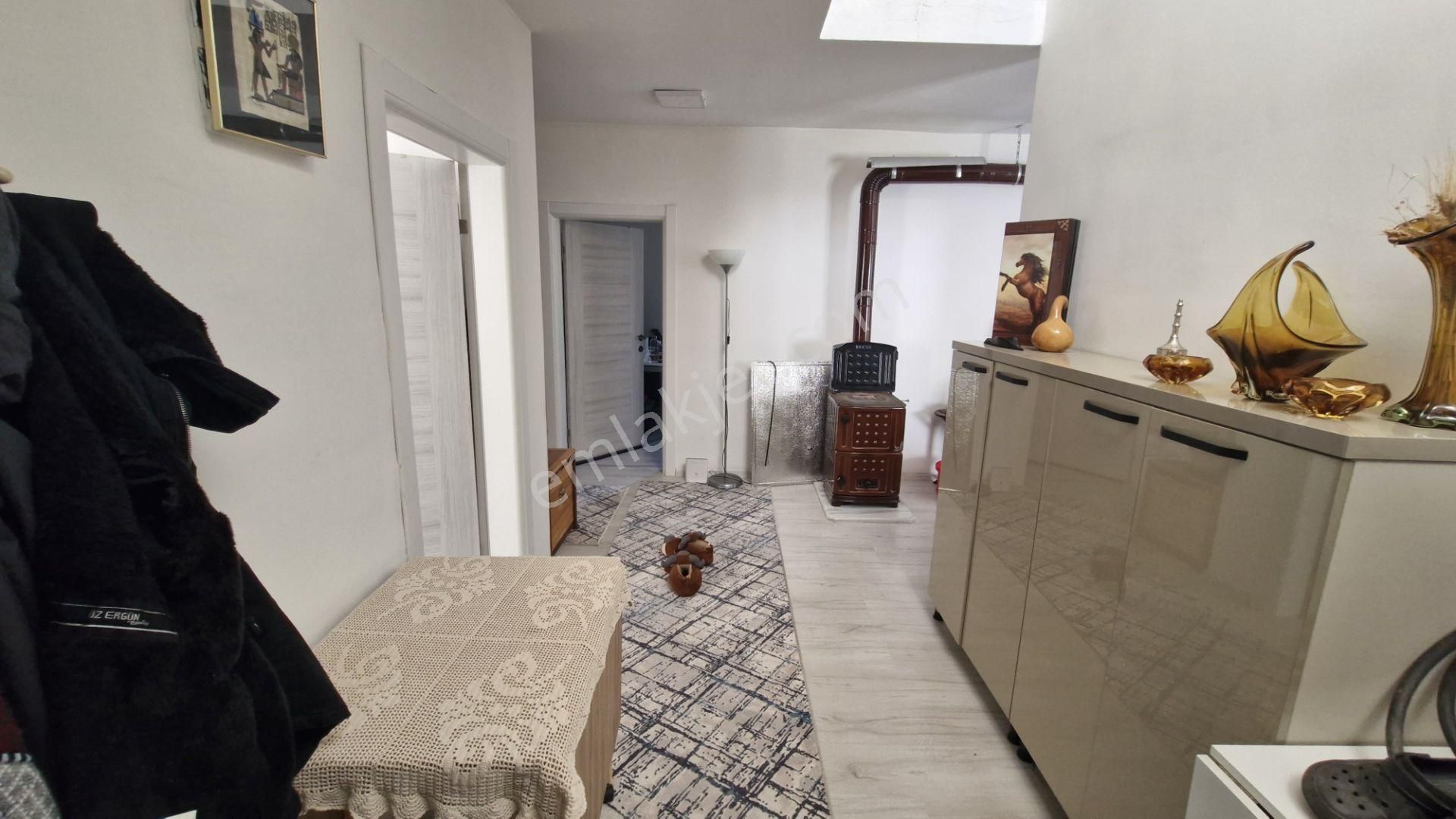 Büyükyıldız Köyünde İçinde 3+1 Evi Olan Satılık Tarla - Görsel 9