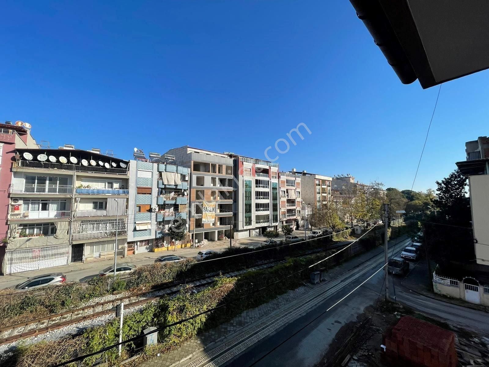 Salihli Namık Kemal Satılık Daire Salihli Namık Kemal Mh'de 220 M² Doğalgazlı 5+2 Tripleks Daire