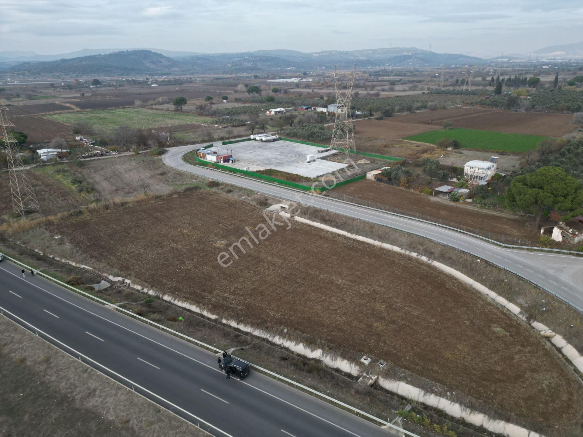 Menemen Hatundere Satılık Tarla Hatundere De Yol Kenarı Tır Vinç Girişine Uygun Tarla