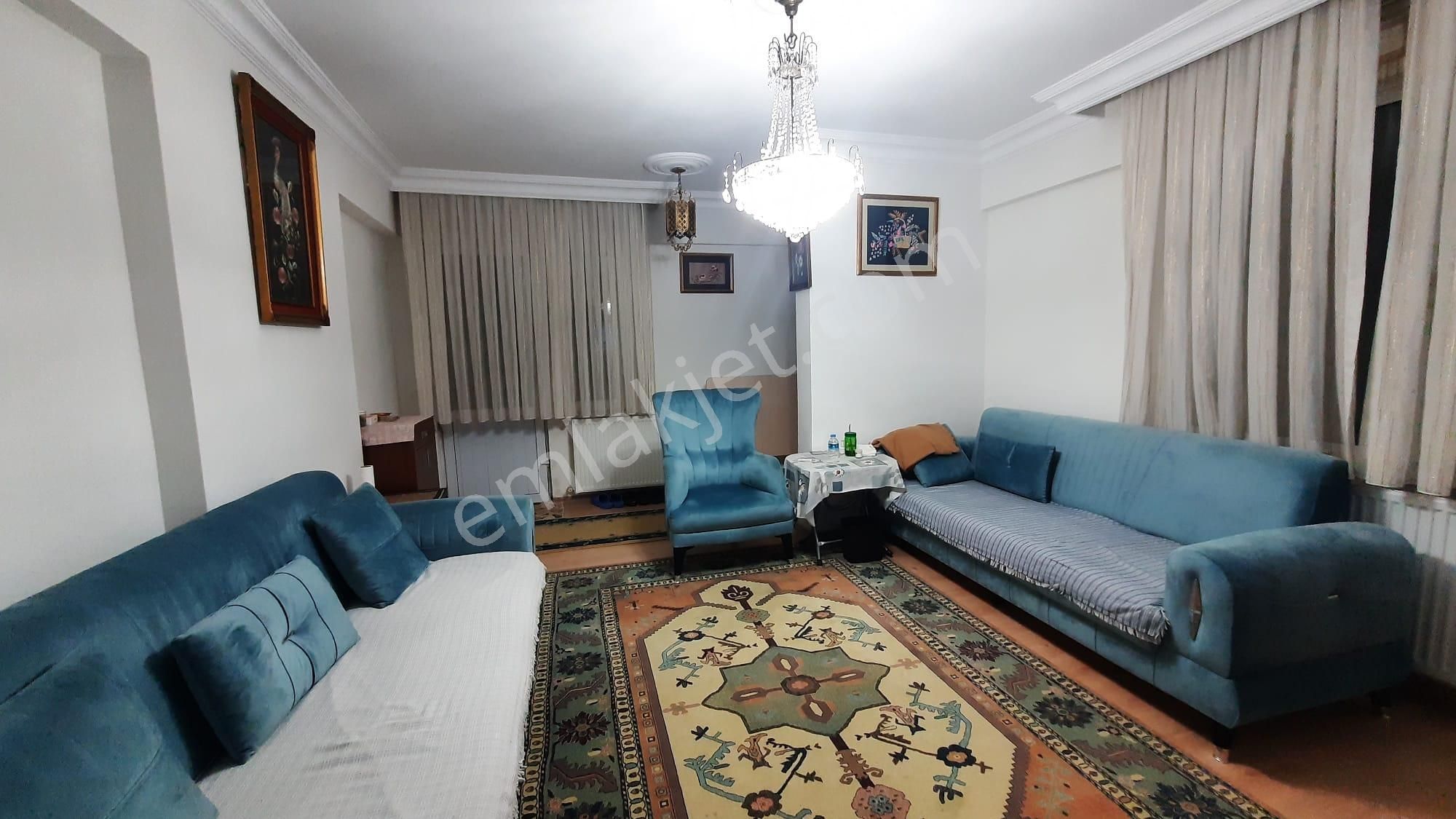 Üsküdar Cumhuriyet Satılık Daire Bu Fiyata Alınabilecek En Geniş Daire-3+1 -130m2.giriş Kat