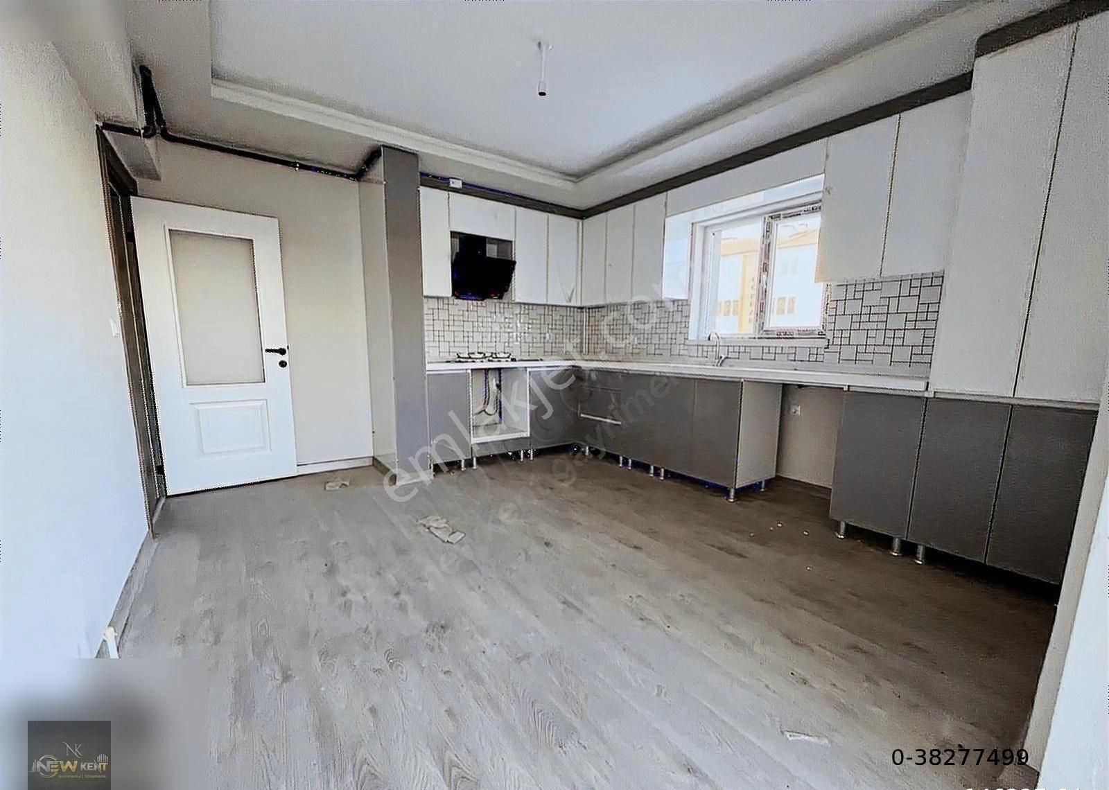 Sincan Fevzi Çakmak Satılık Daire Ara Katta 4+1 Giyinme Odalı ! Kilerli 157m² Çift Balkonlu Daire