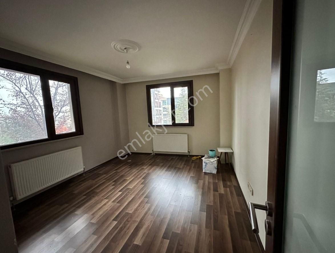 Çekmeköy Sultançiftliği Kiralık Daire Sultançiftliği Mh Ayrı Mutfaklı, Yüksek Giriş 1+1 Daire