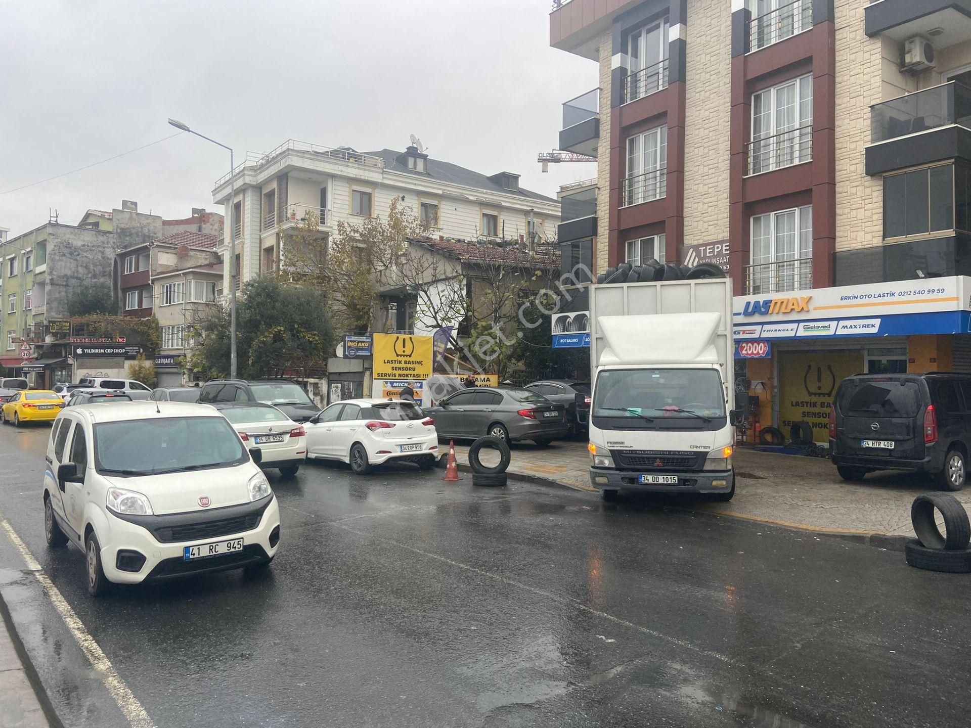 Küçükçekmece Kanarya Satılık Dükkan & Mağaza Barış'tan İstasyon Caddesinde Satılık Çift Katlı 150 M2 Dükkan