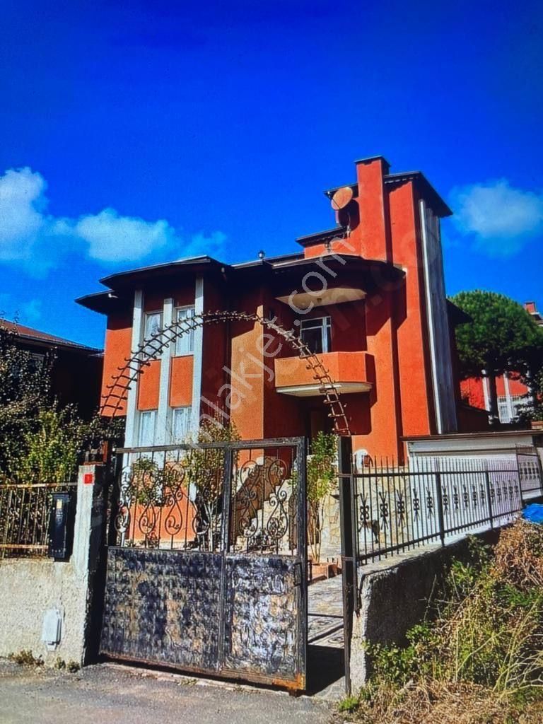 İstanbul Beykoz Riva'da 317m² Arsa İçerisinde 380 M2 Kapalıalan Satılık Villa - Görsel 2