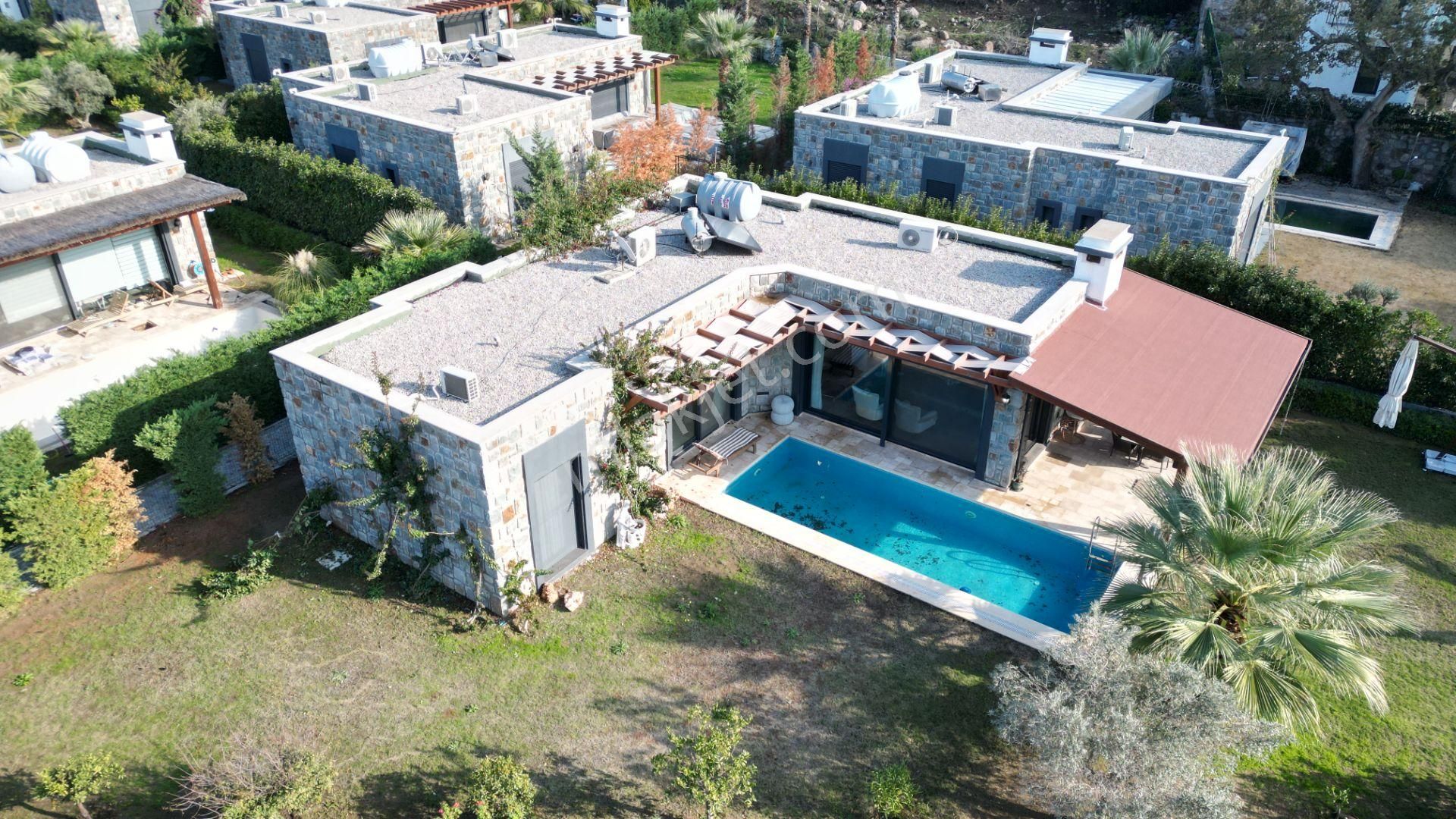 Bodrum Gündoğan Satılık Villa Gündoğan Tamamen Düzayak Tek Kat Taş 3+1 Satılık Villa