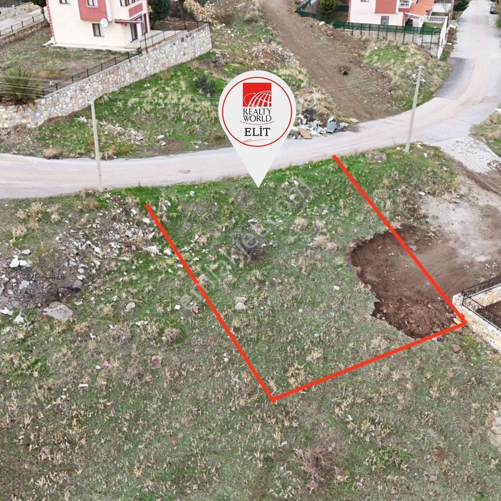 Foça Cumhuriyet Satılık Sit Alanı Yenifoça Donatkent'de 290m2 Arsa İmar Sınırın'da