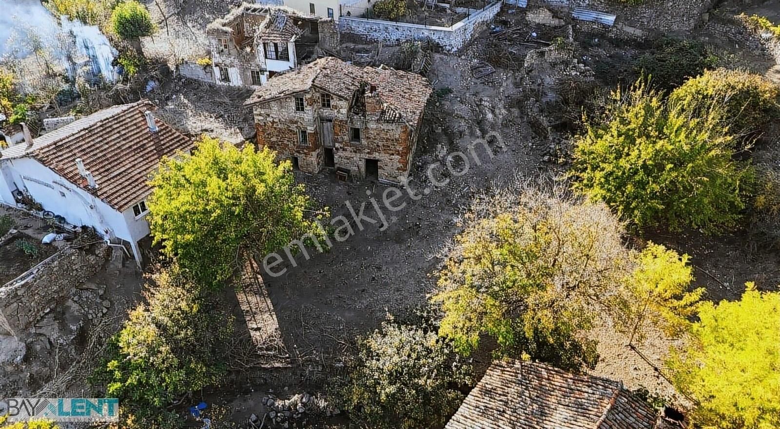 Balya Müstecap Satılık Tarla Bay-lent Emlak'tan Balya Müstecap Köyünde Satılık Oyma Taş Ev