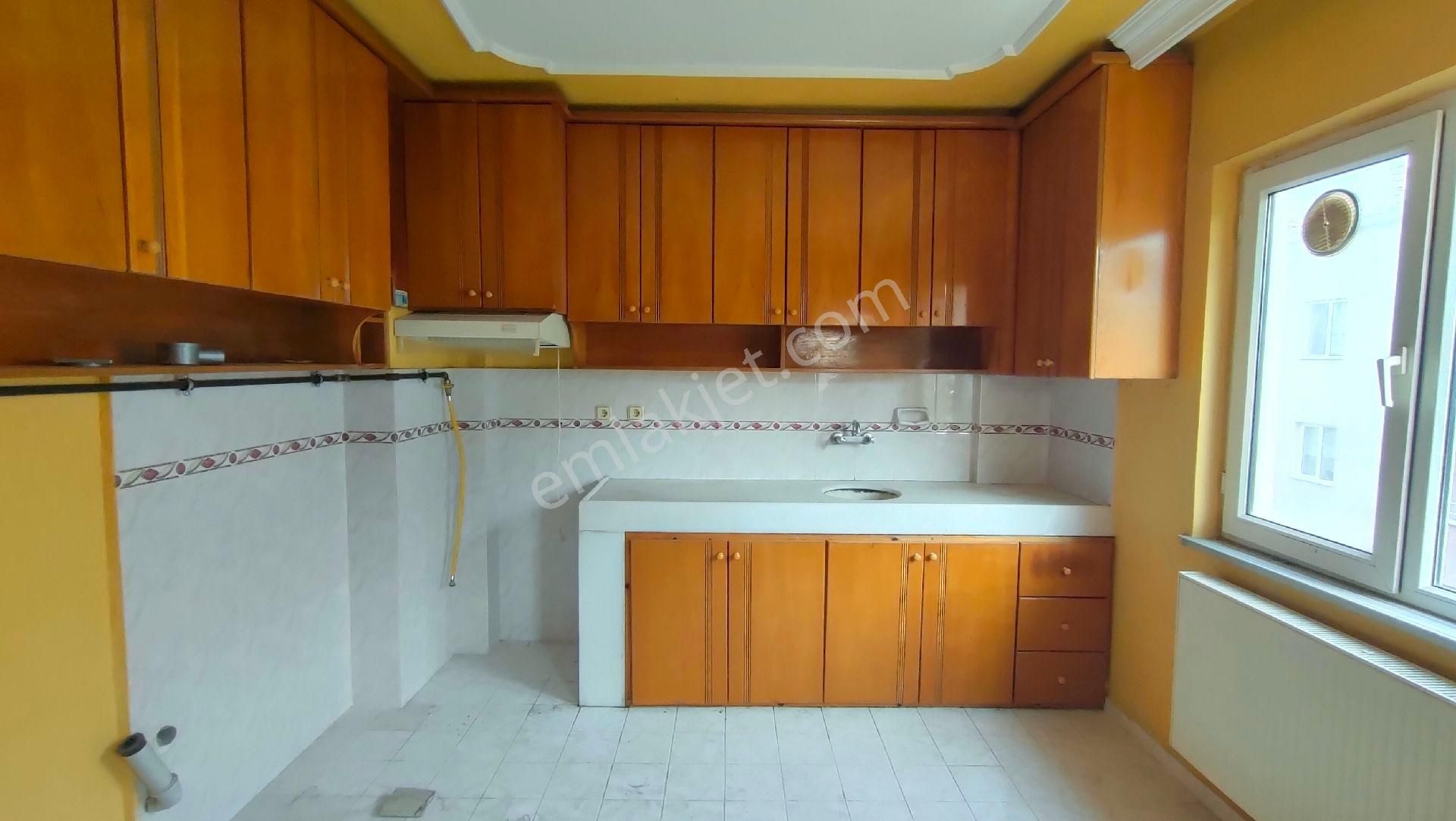 Bursa Kestel Vani Mehmet Mahallesi'nde Cuma Pazarına Yakın Kiralık 3+1 Daire