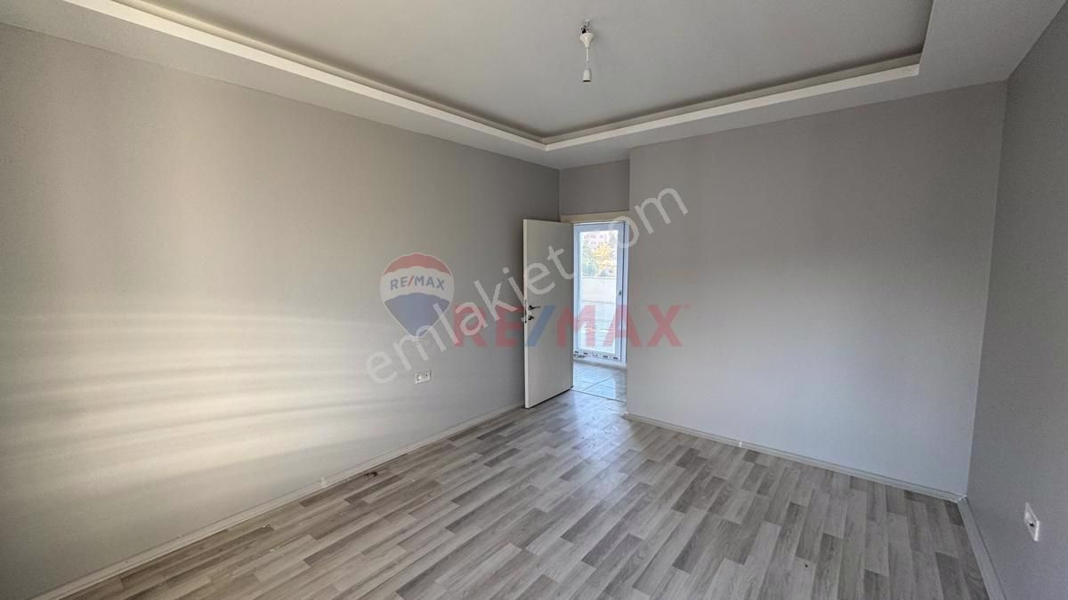 Çiğli Evka-5 Satılık Daire Çiğli Evka 5 Mahallesinde Site İçerisinde Satılık 1+1 Yatırımlık Daire